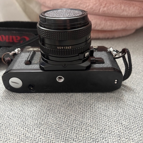 Black Canon AE-1 Program 35mm SLR Camera with 50mm 1:1.8 Lens - Picture 5 of 9